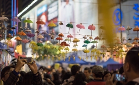 Photo by Pasu Au Yeung/ CC by-SA 2.0 Causeway Bay Last Day - Hong Kong Umbrella Revolution