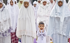 Photo courtesy of Tanti Ruwani via Flickr Creative Commons Praying in Indonesia