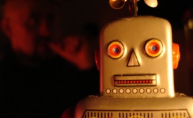 Photo reprinted courtesy Luiz Perez Robot