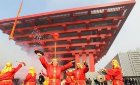 http://vip.v.ifeng.com/fangtan/fenghuangfeichangdao/201002/110697fe-52cb-4c1d-bfc5-4552e4c54972detail.shtml