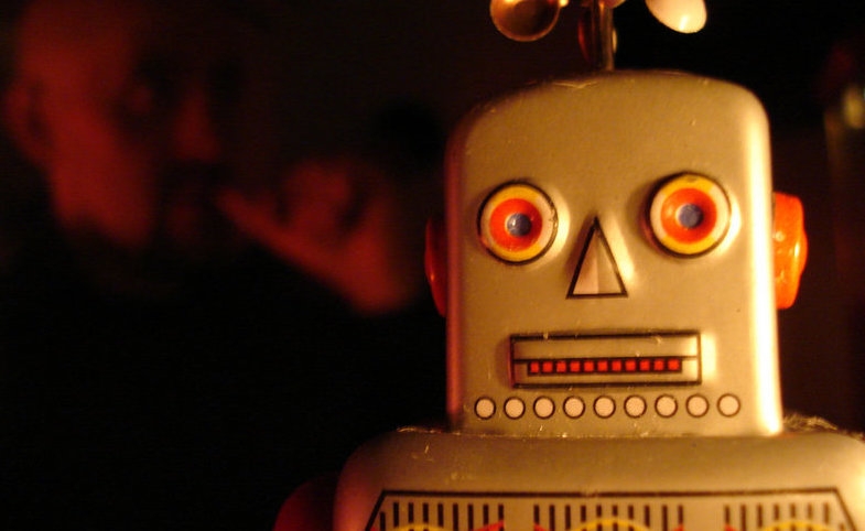 Photo reprinted courtesy Luiz Perez Robot
