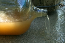 Copyright Ildar Sagdejev CC Wikimedia Commons Dirty water spilling from a bottle, by Ildar Sagdejev
